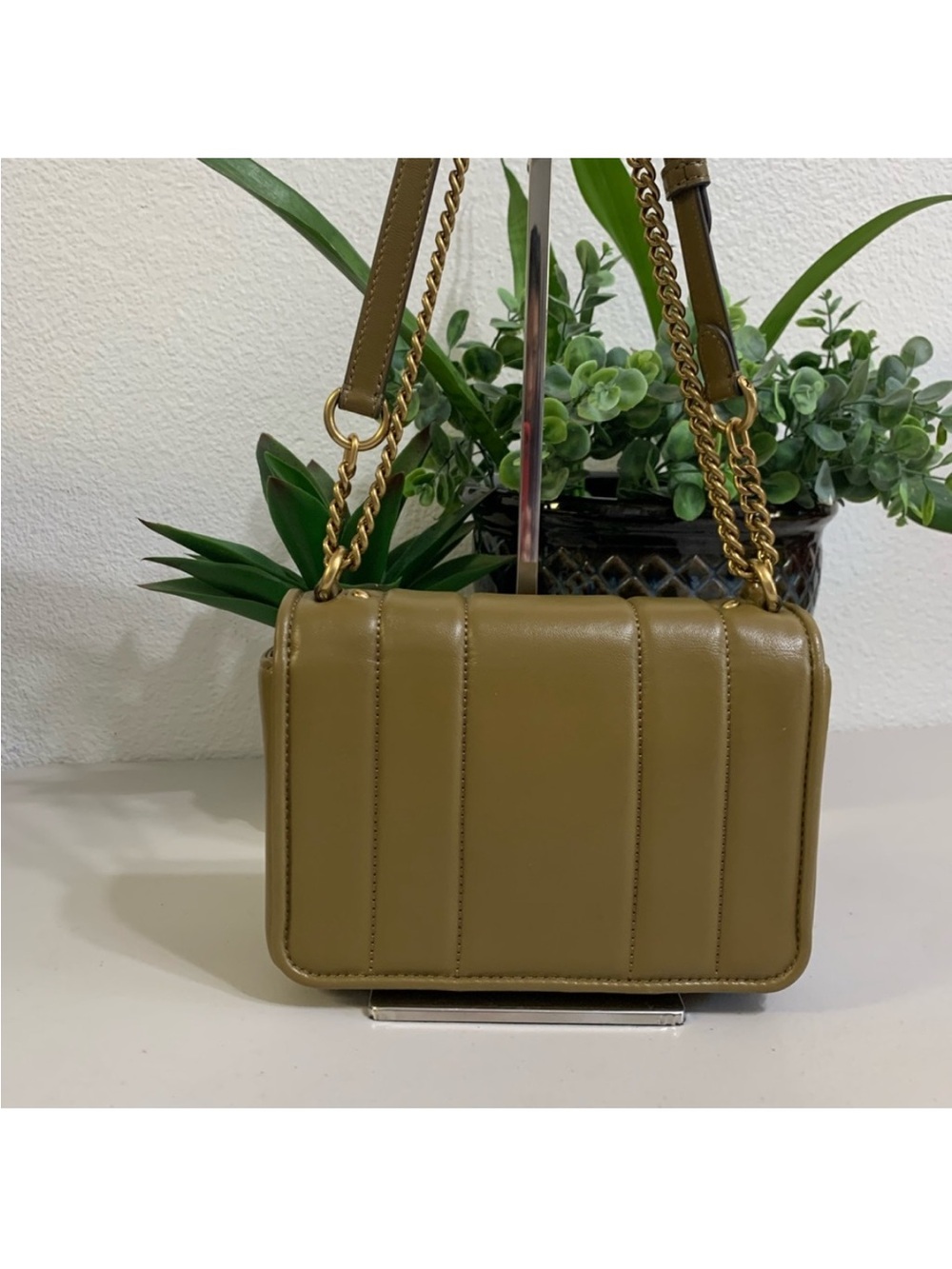 👜💕Tory Burch Olive Green Quilted Leather Shoulder Bag - Picture 2 of 4